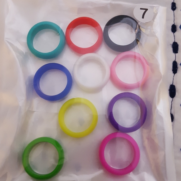 Beautiful Silicone Finger Rings (10 Rings) - Picture 3 of 3
